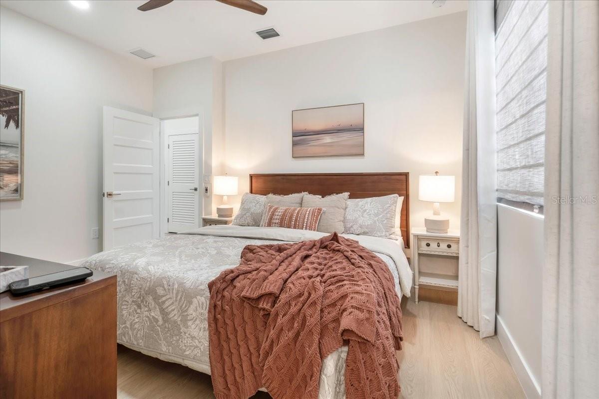 TB8452489 Property Photo