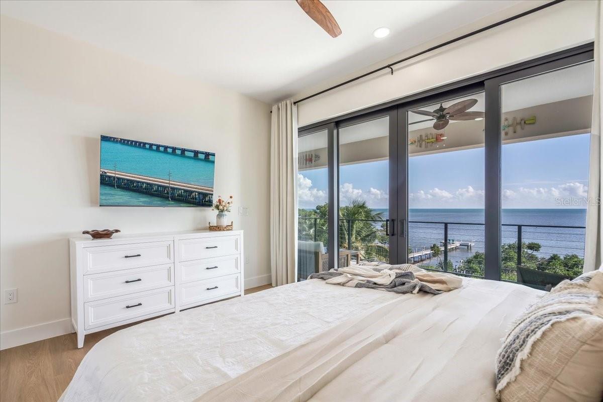 TB8452489 Property Photo