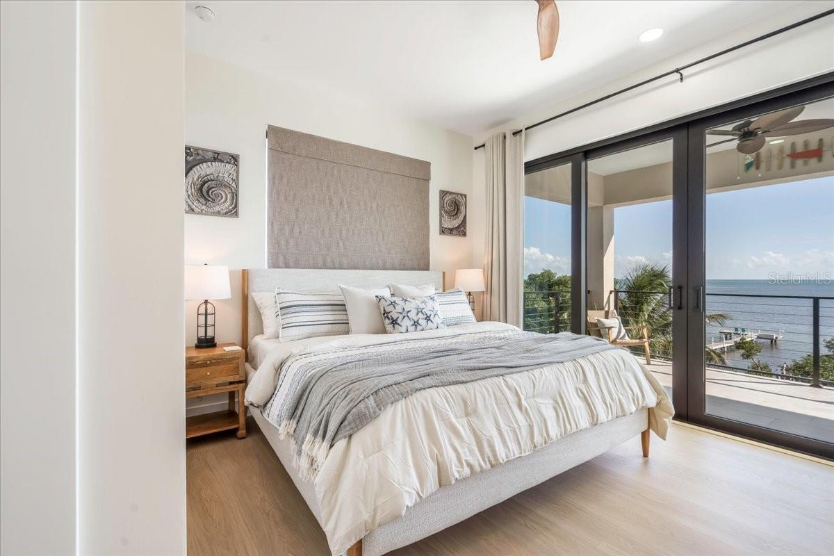 TB8452489 Property Photo