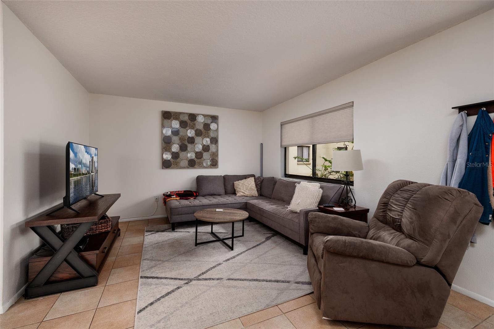 TB8452499 Property Photo