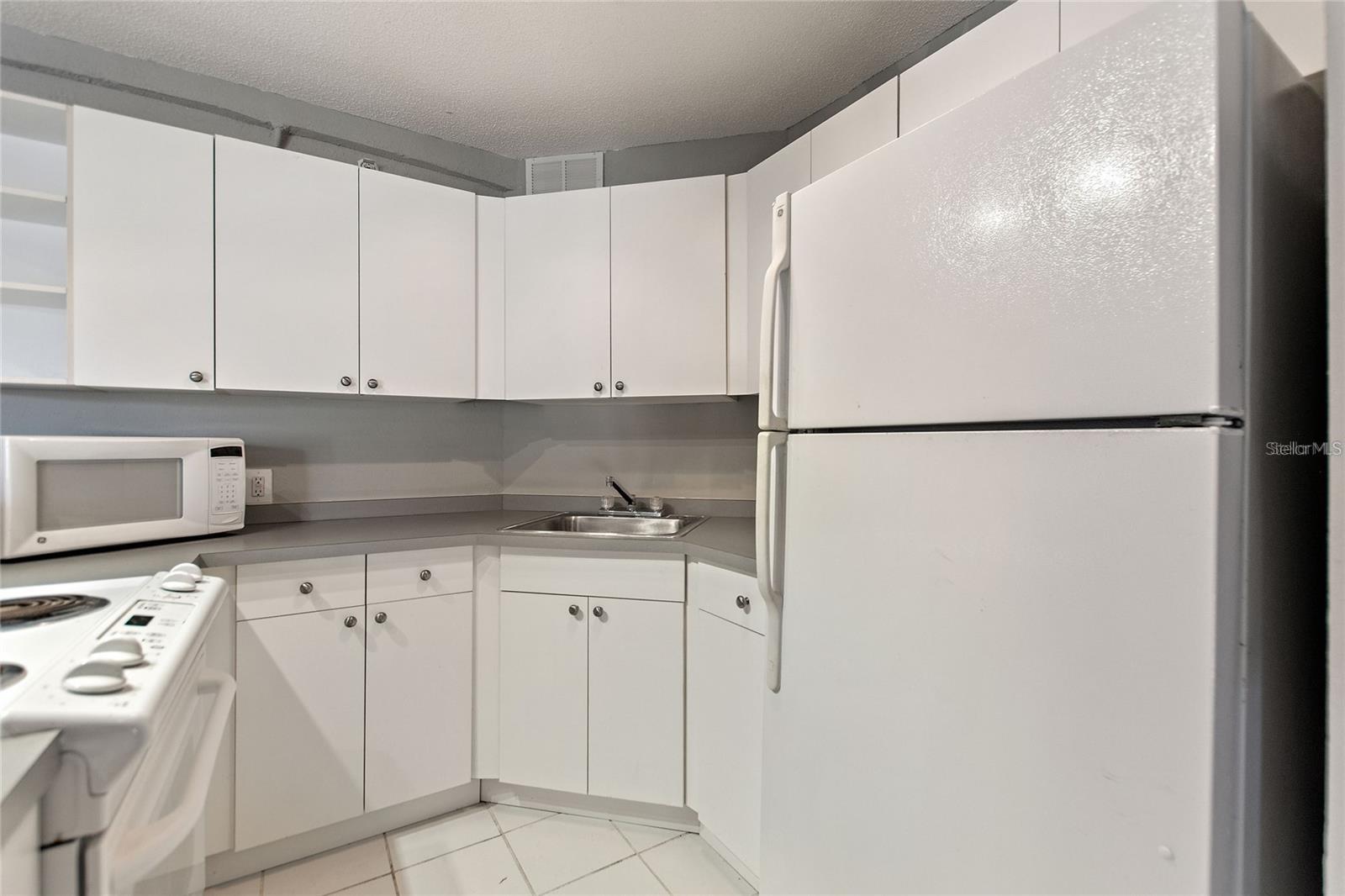 TB8452539 Property Photo