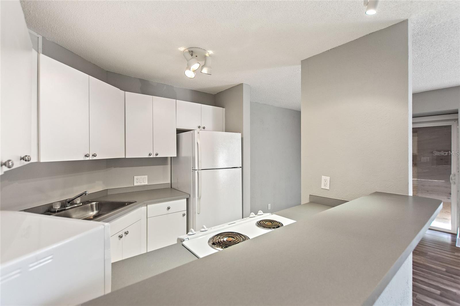 TB8452539 Property Photo