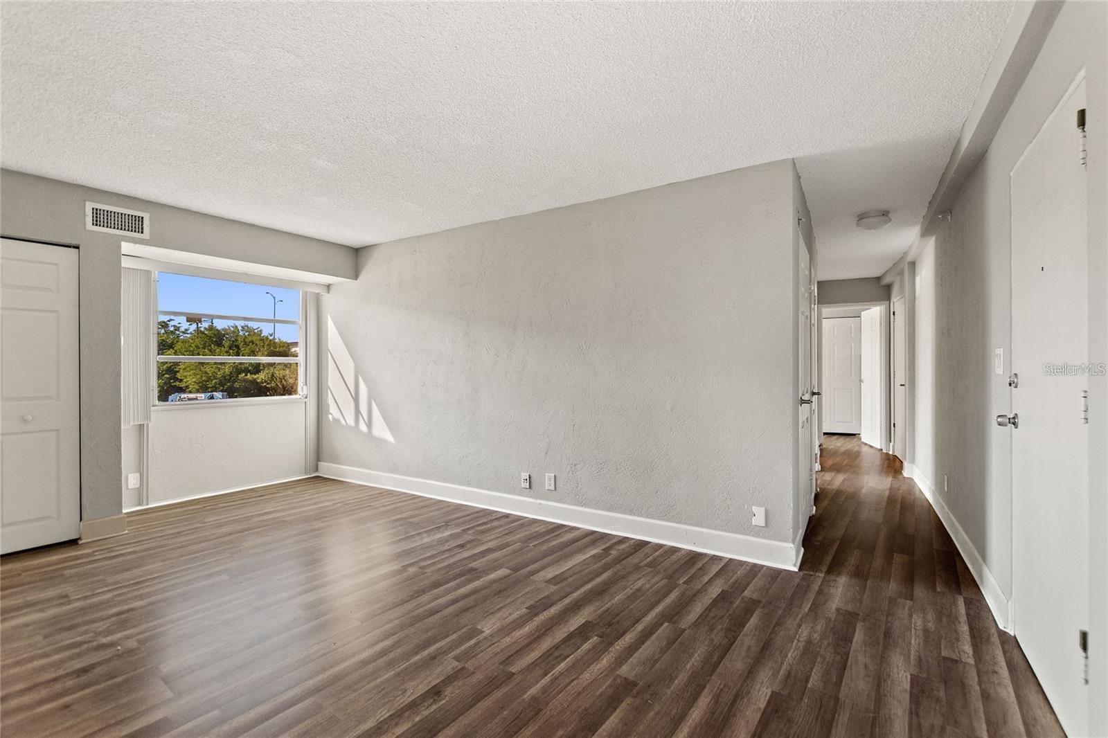 TB8452539 Property Photo