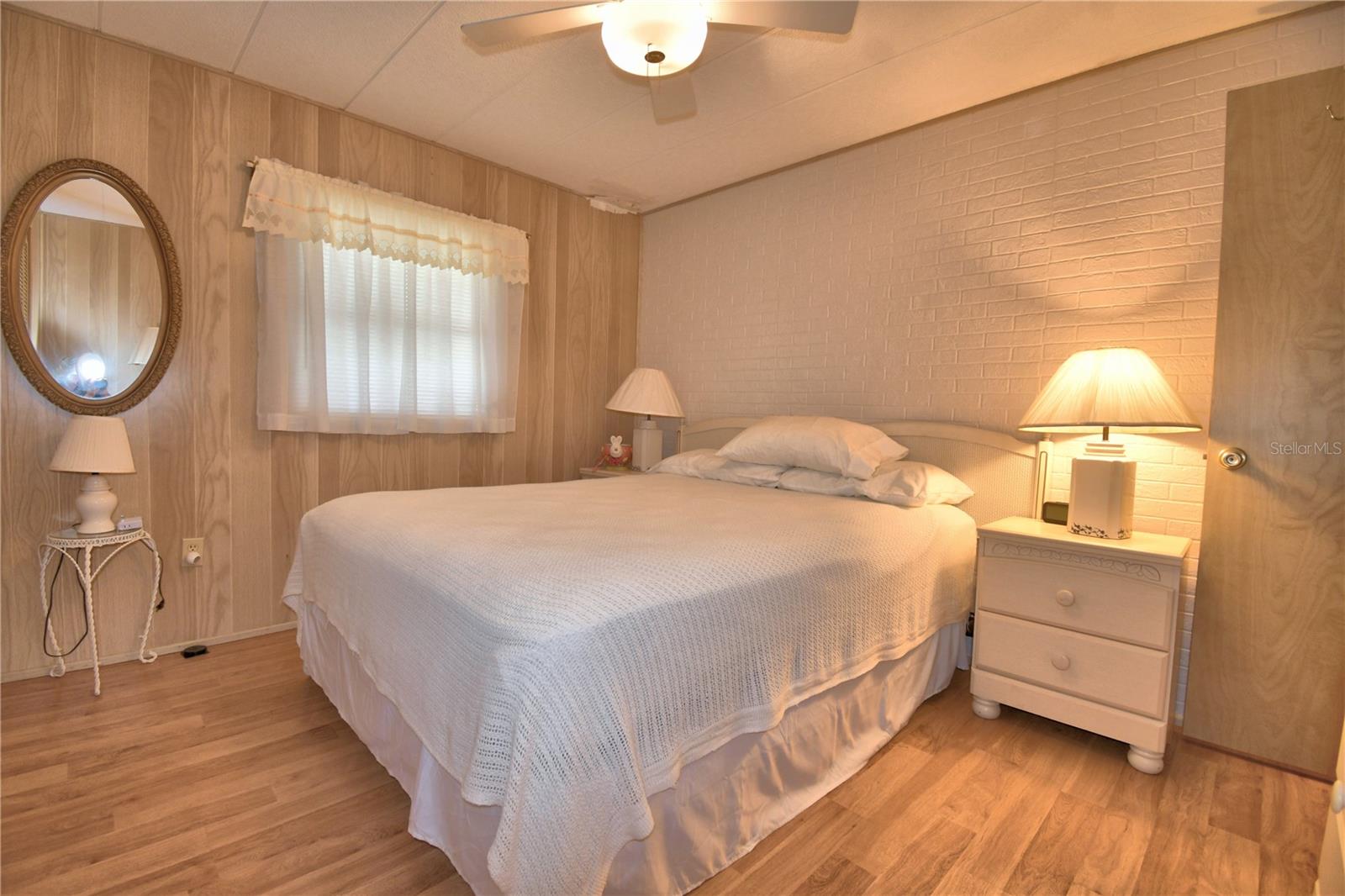 P4937169 Property Photo