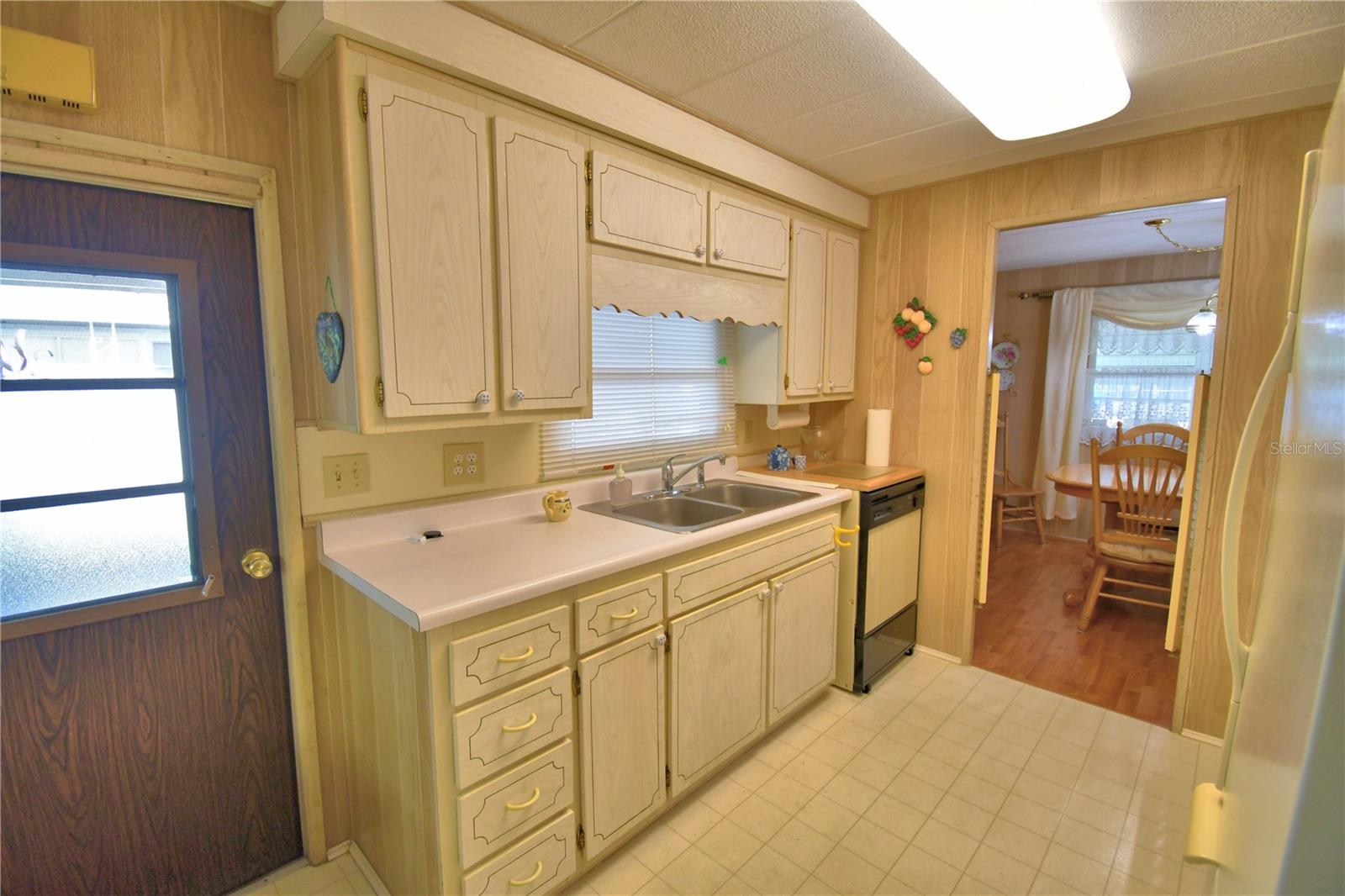 P4937169 Property Photo