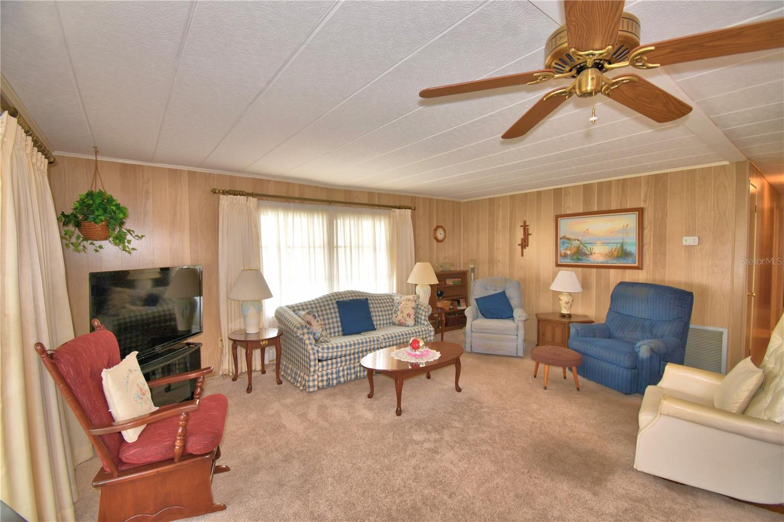 P4937169 Property Photo