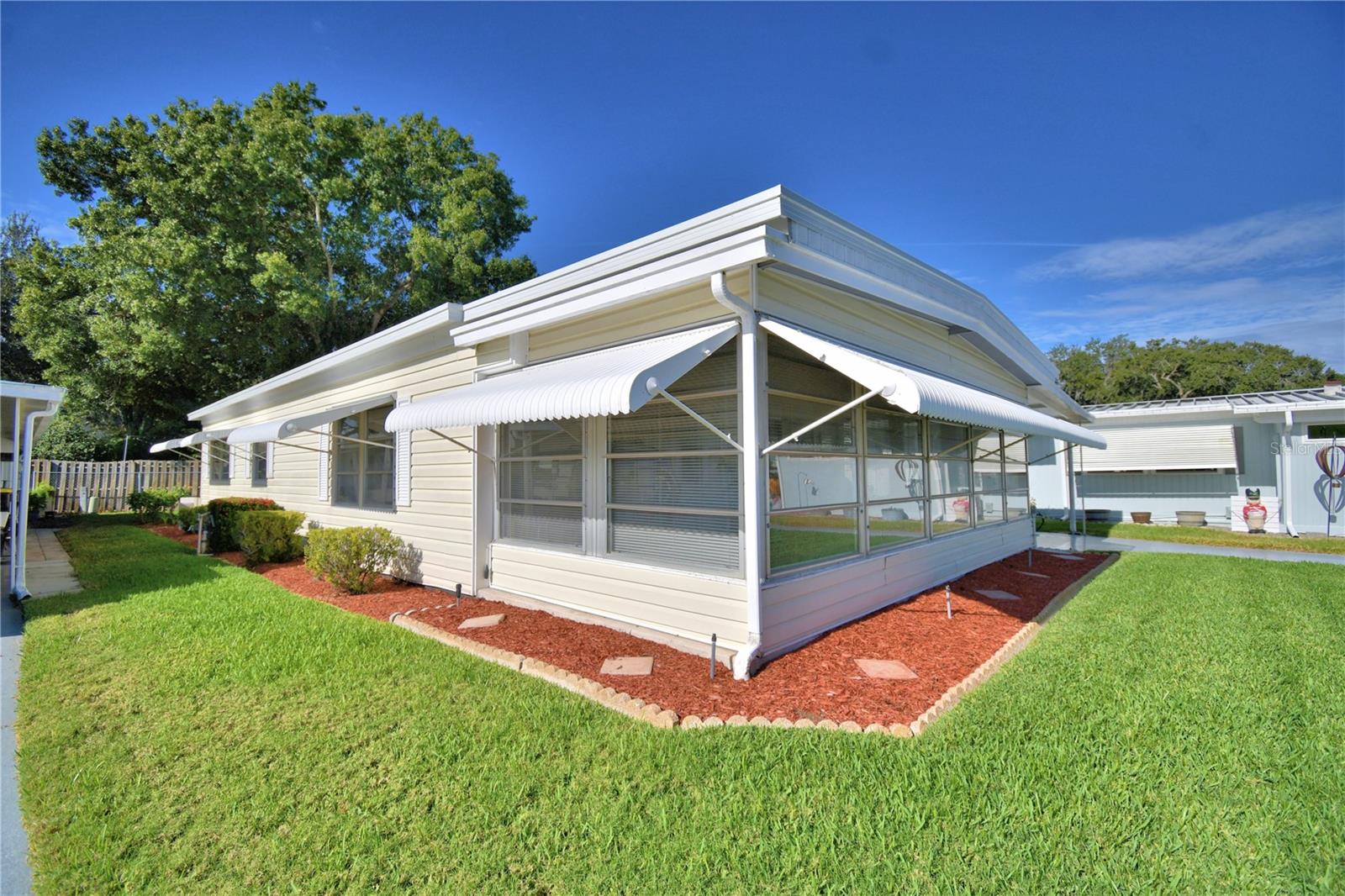 P4937169 Property Photo