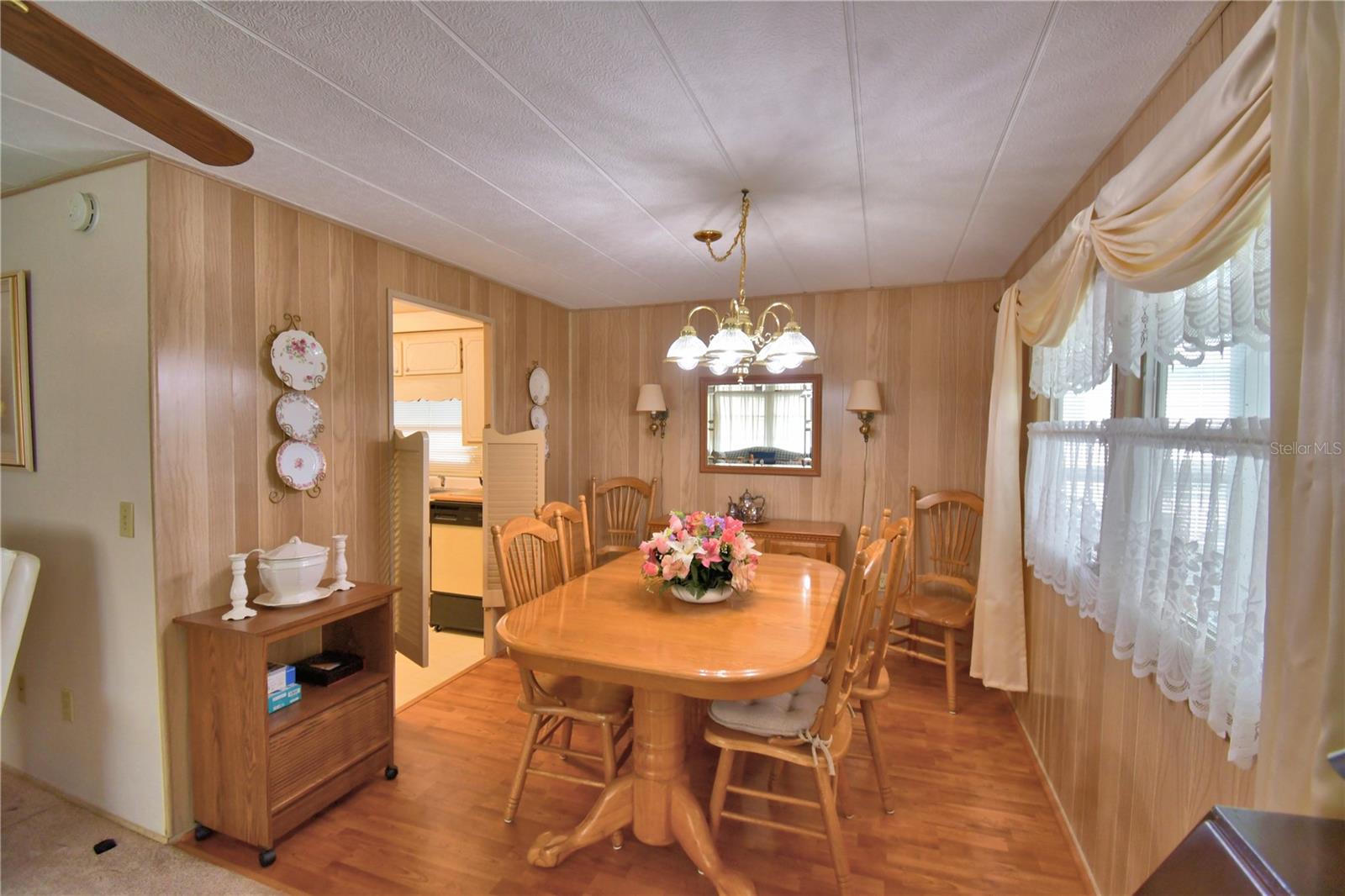 P4937169 Property Photo