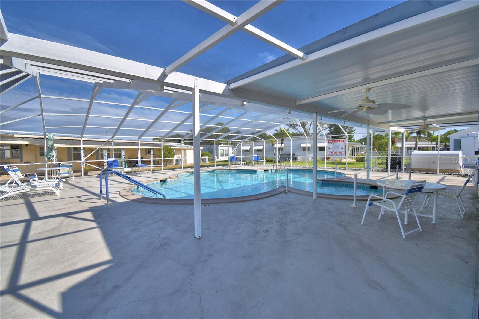 P4937169 Property Photo