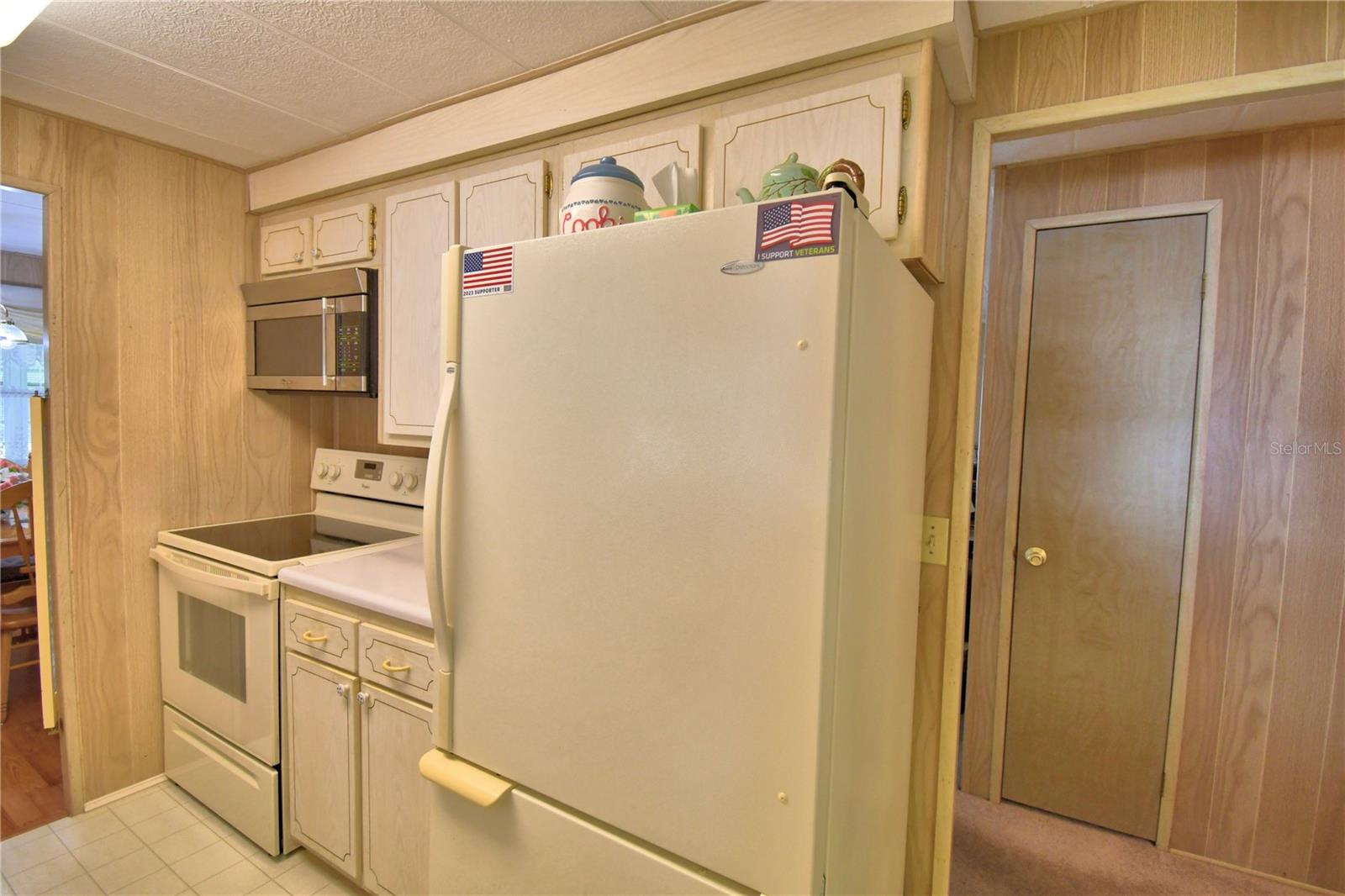 P4937169 Property Photo