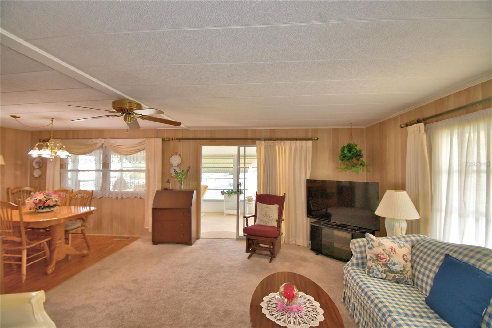 P4937169 Property Photo