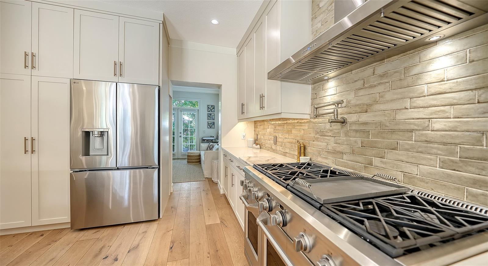 A4673742 Property Photo