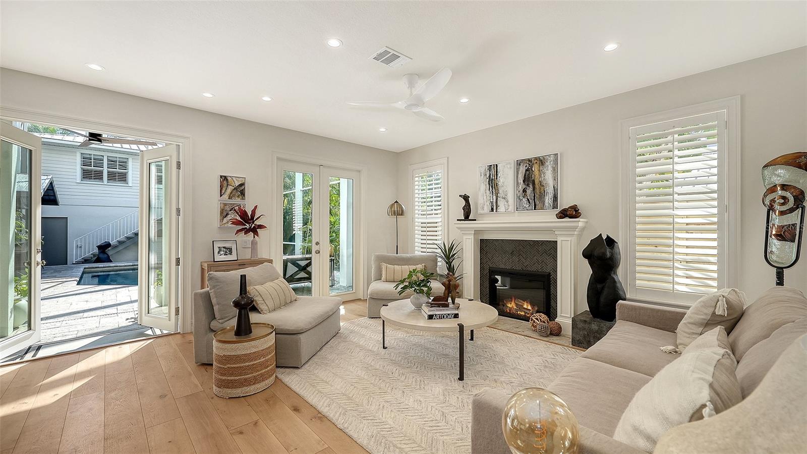 A4673742 Property Photo