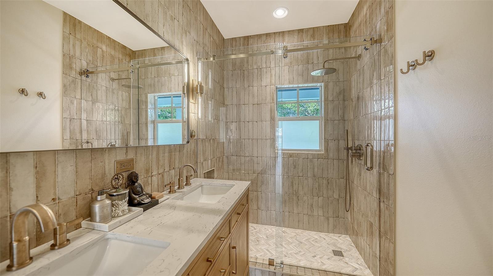 A4673742 Property Photo