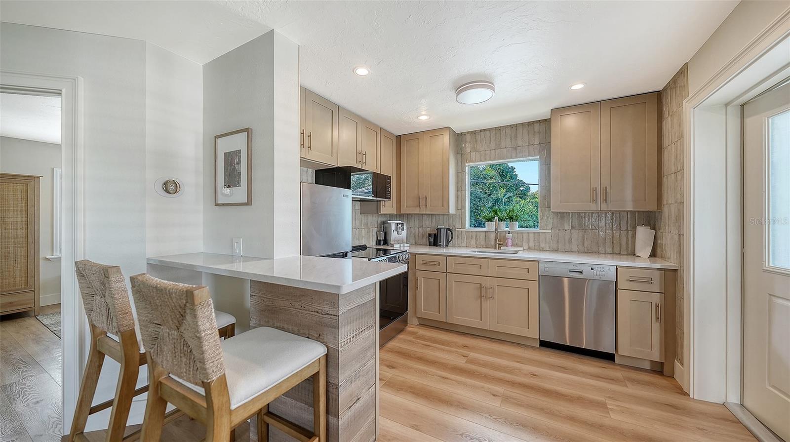 A4673742 Property Photo