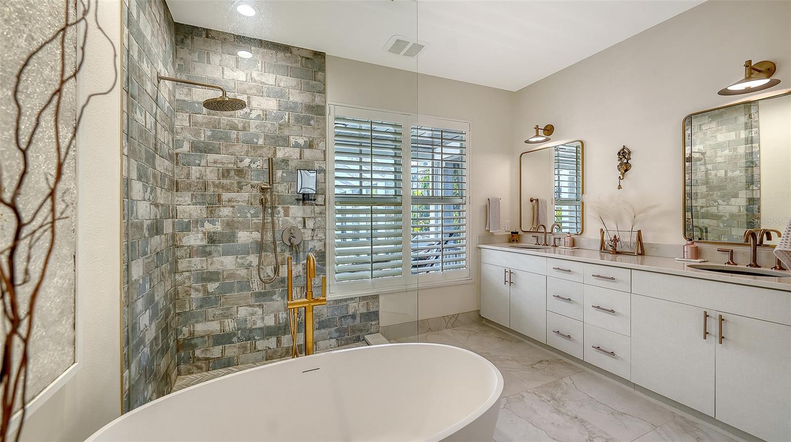 A4673742 Property Photo