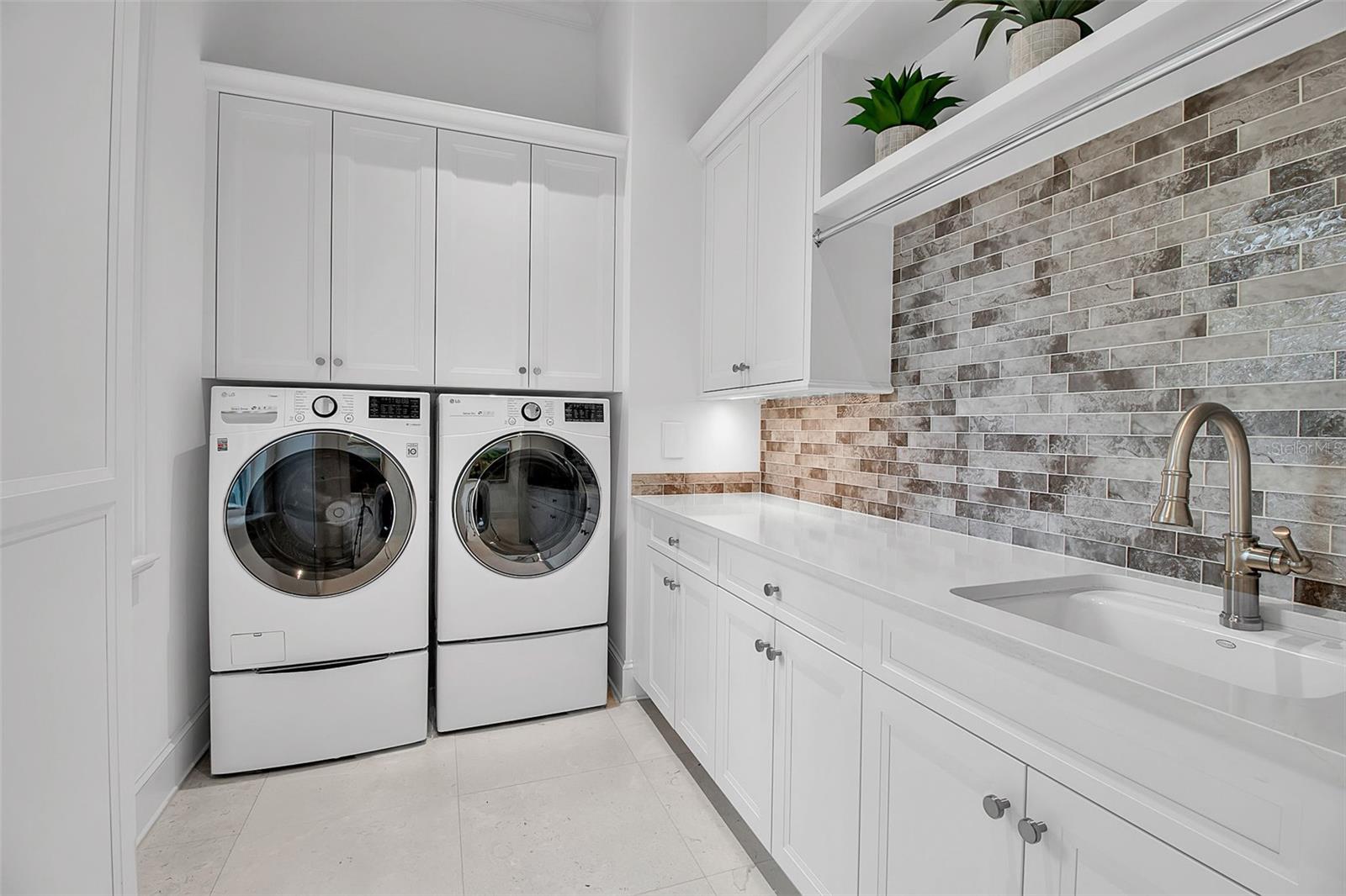 A4673754 Property Photo