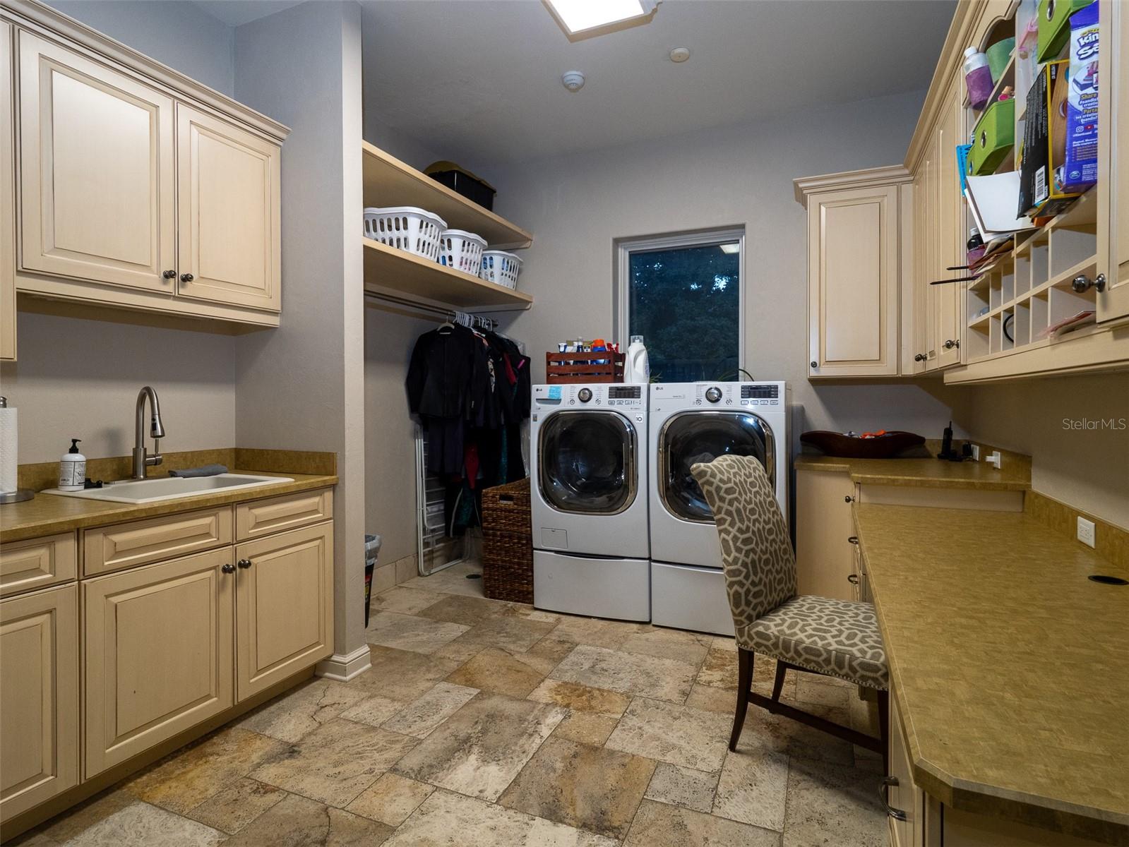 GC535728 Property Photo