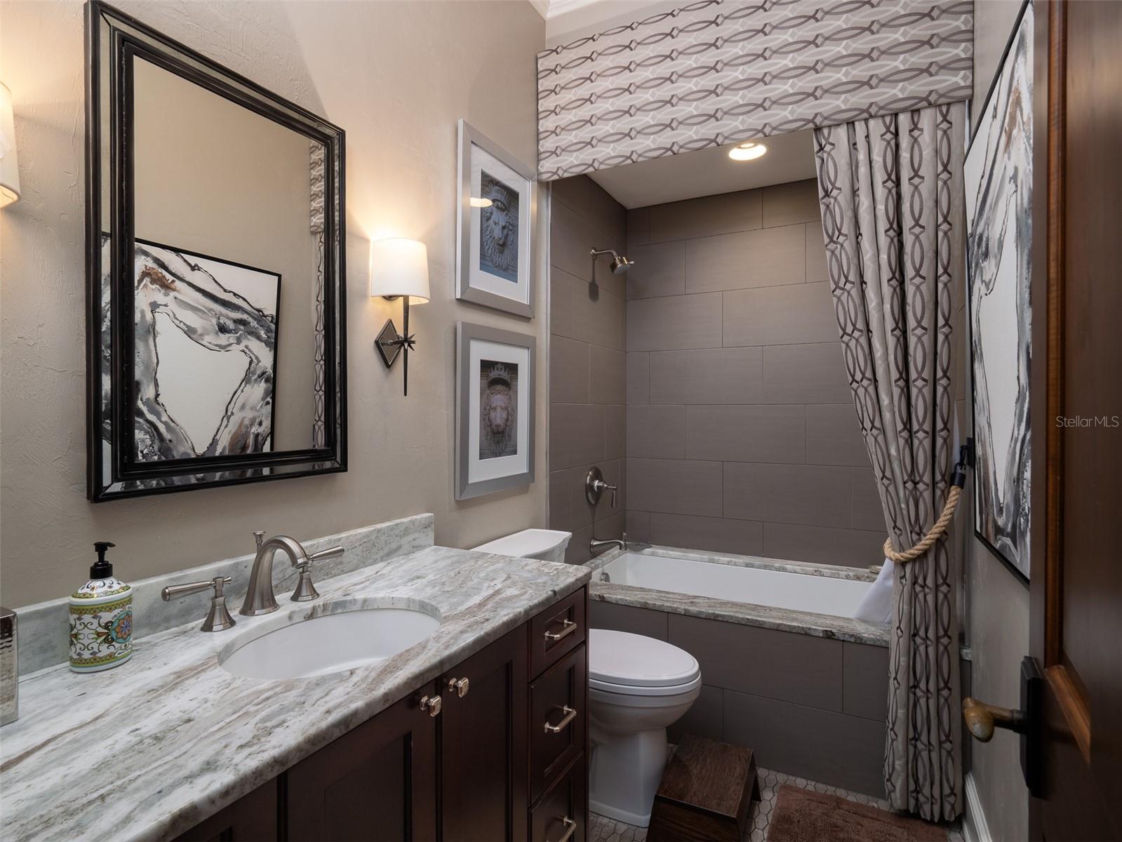 GC535728 Property Photo