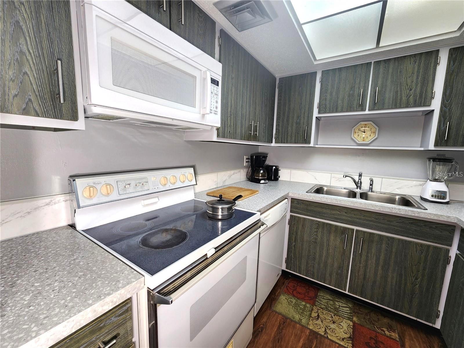 D6145010 Property Photo