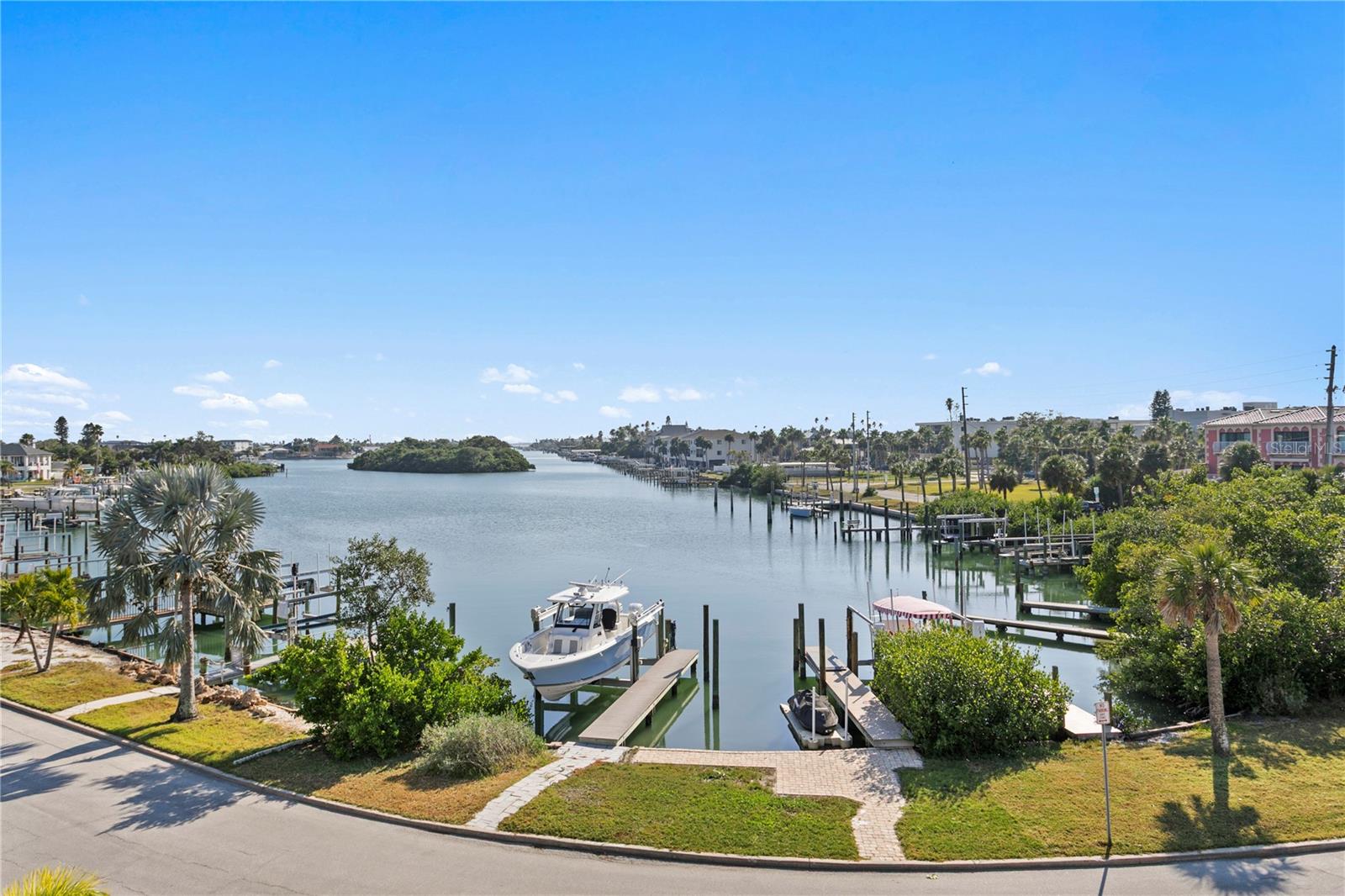 TB8452668 Property Photo