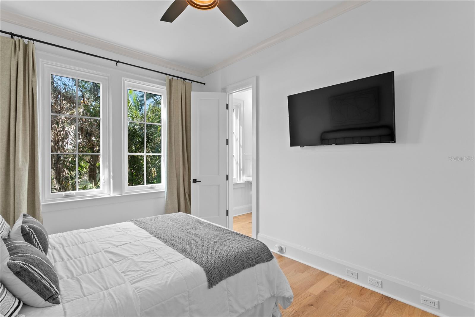 TB8452668 Property Photo