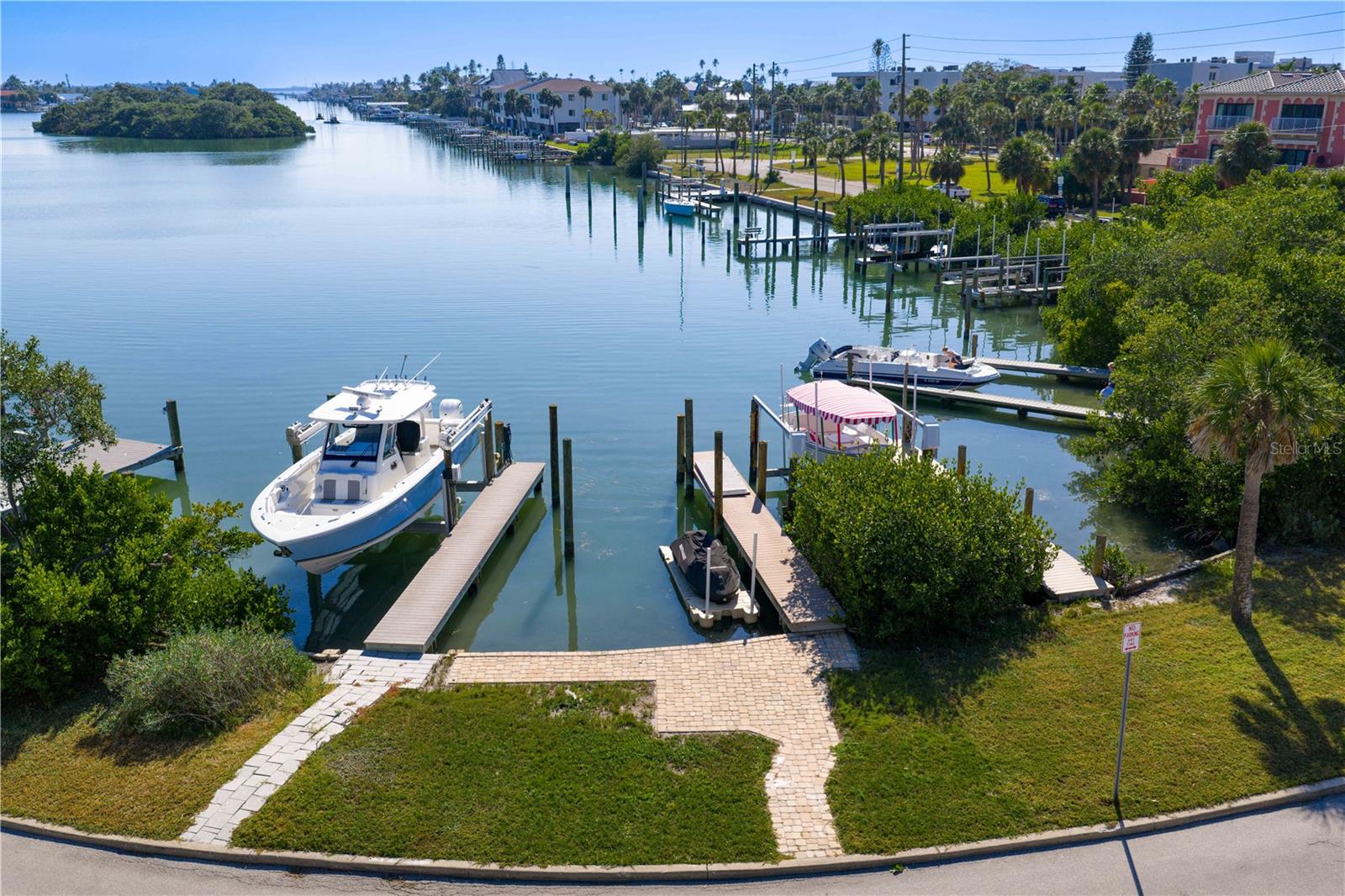 TB8452668 Property Photo