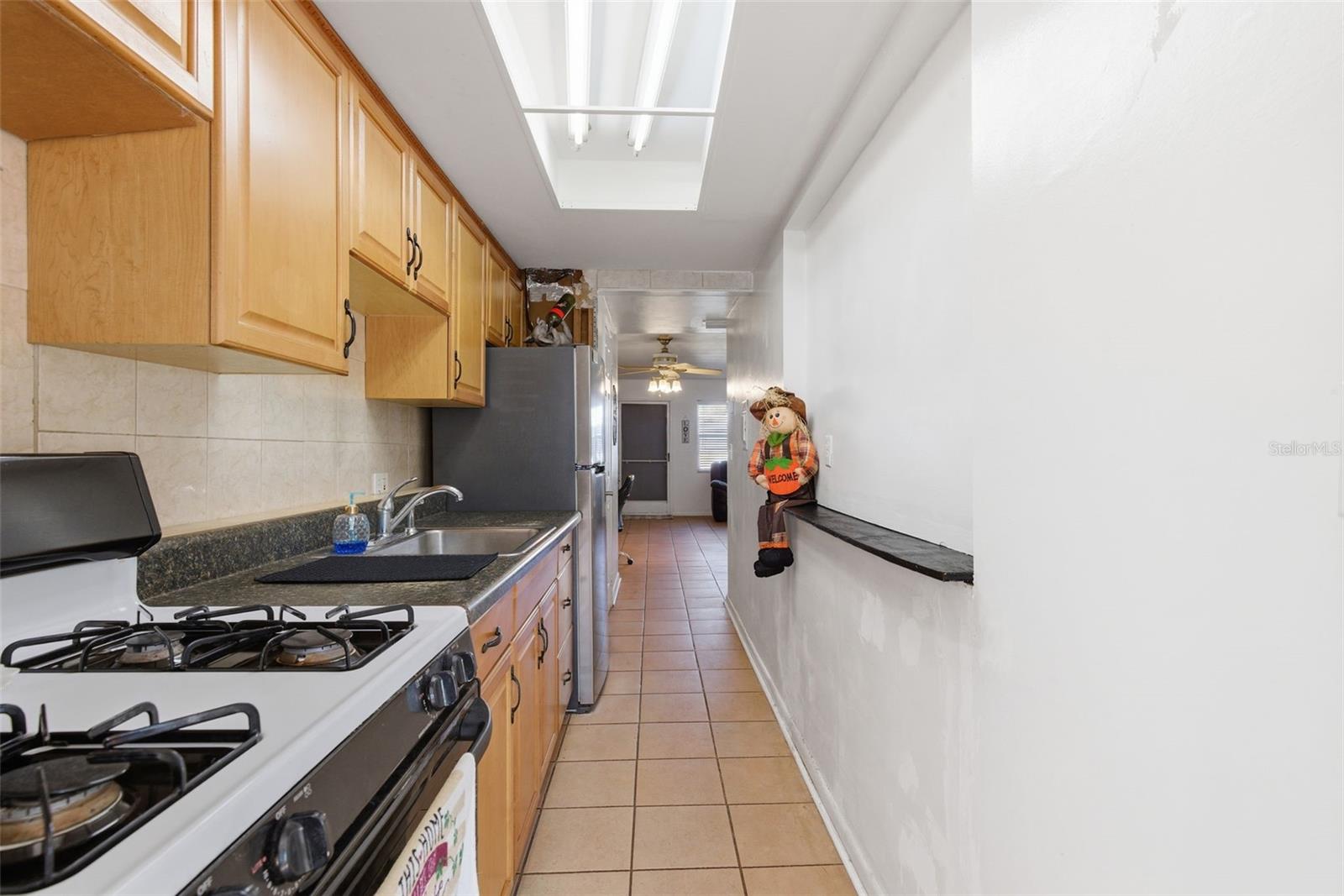 TB8452711 Property Photo