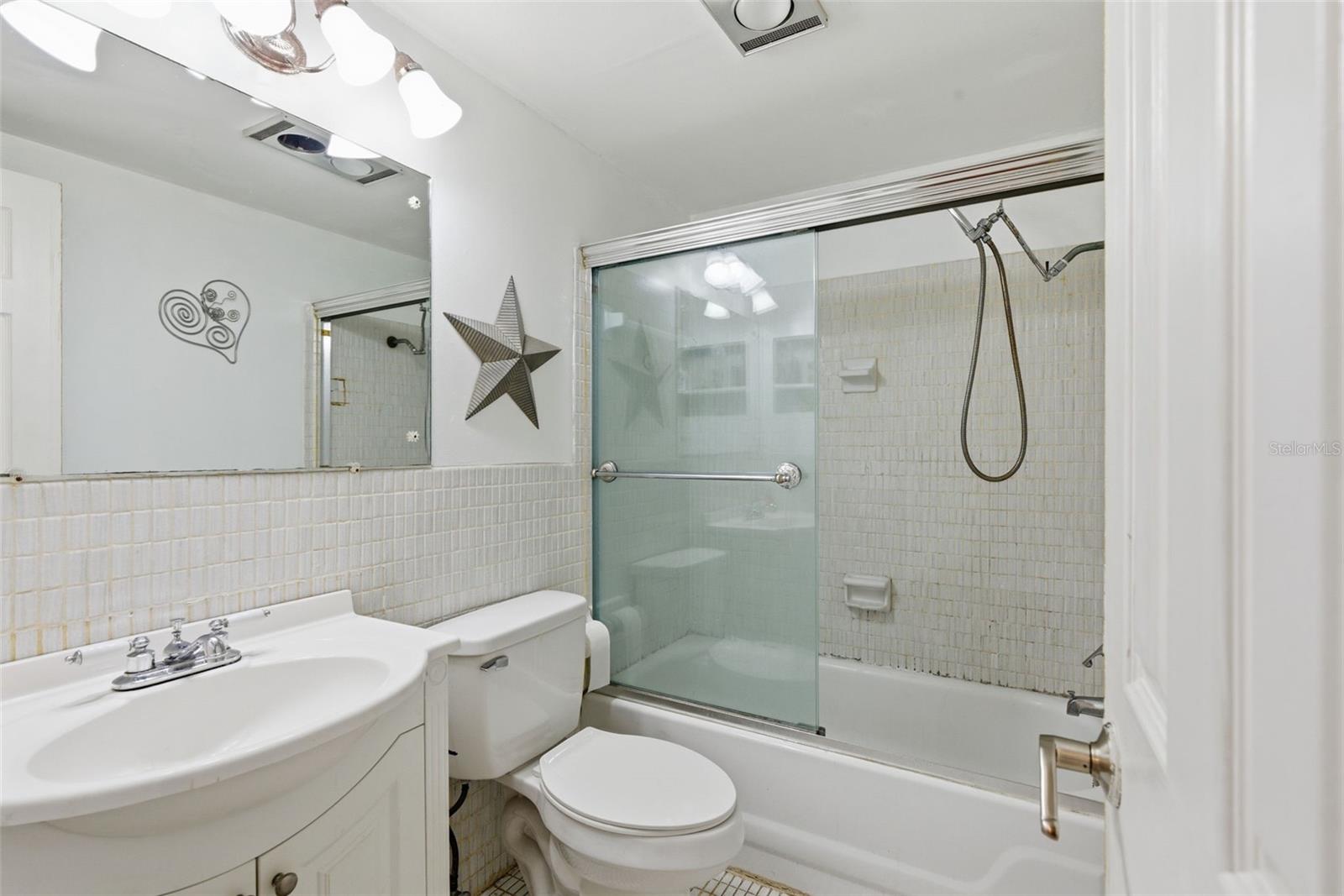 TB8452711 Property Photo