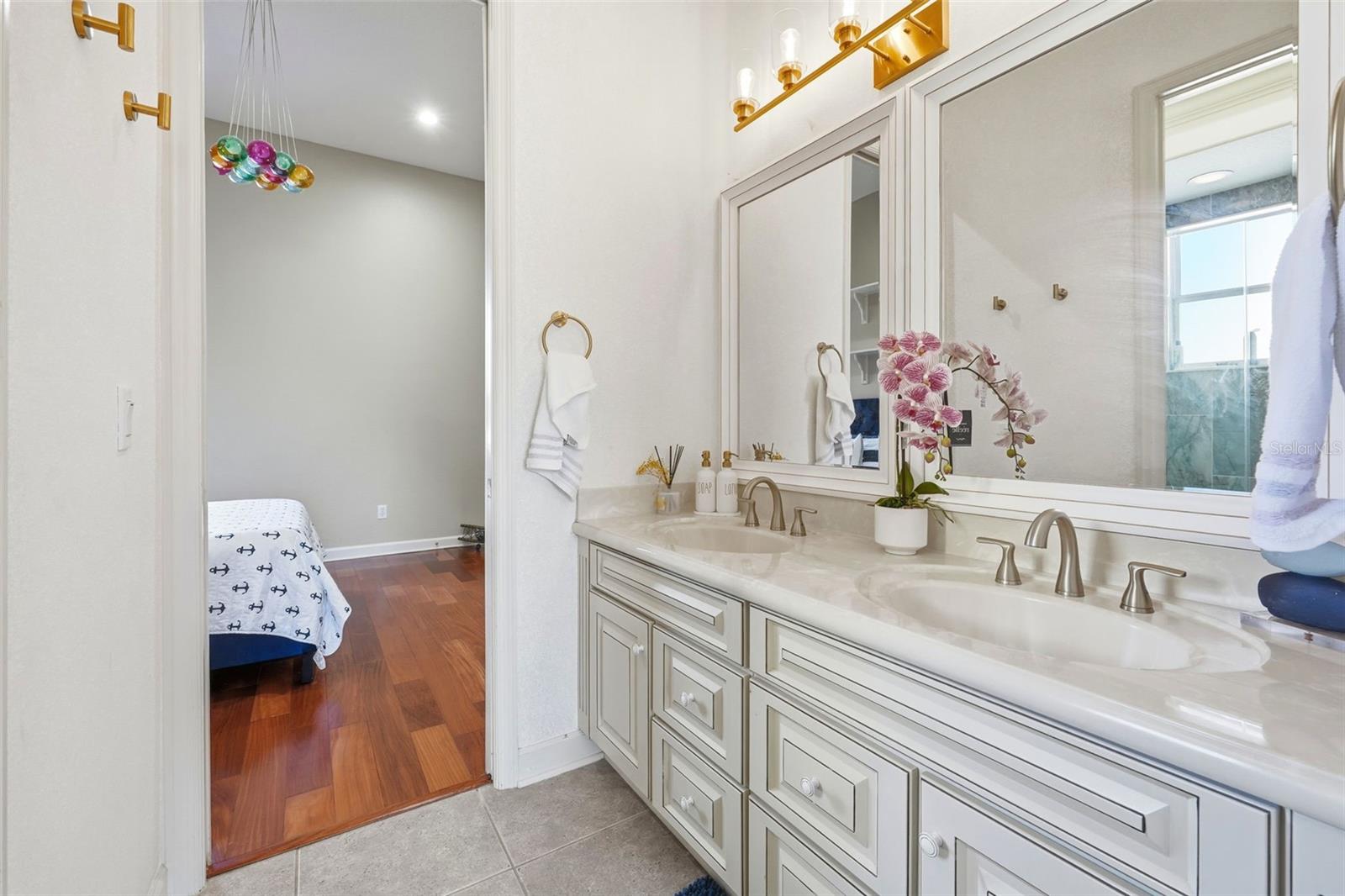 O6364283 Property Photo