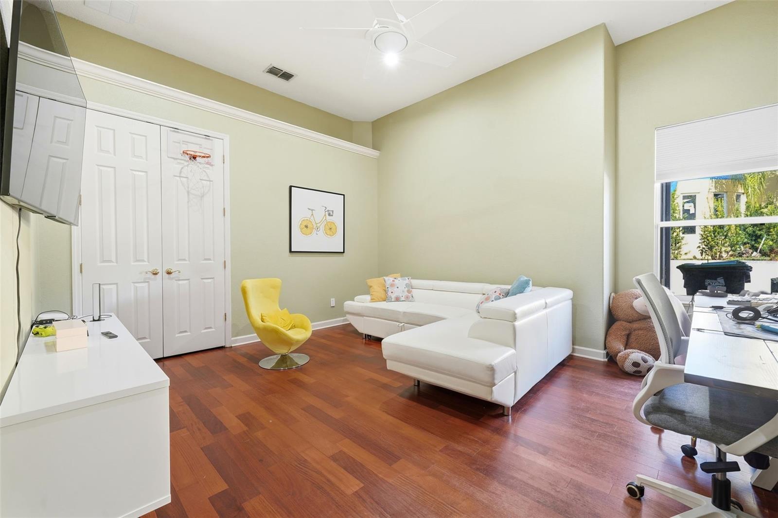 O6364283 Property Photo