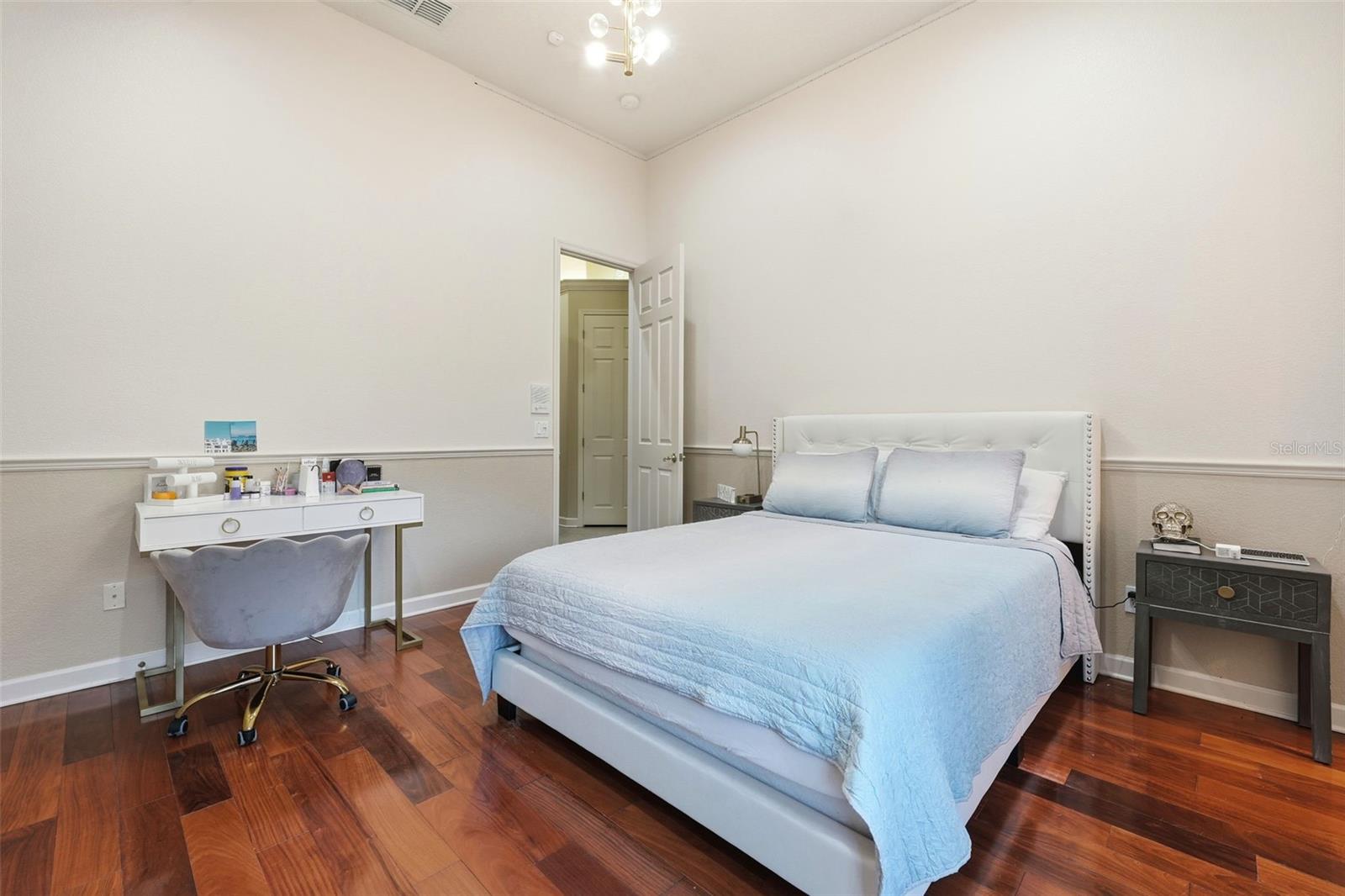 O6364283 Property Photo