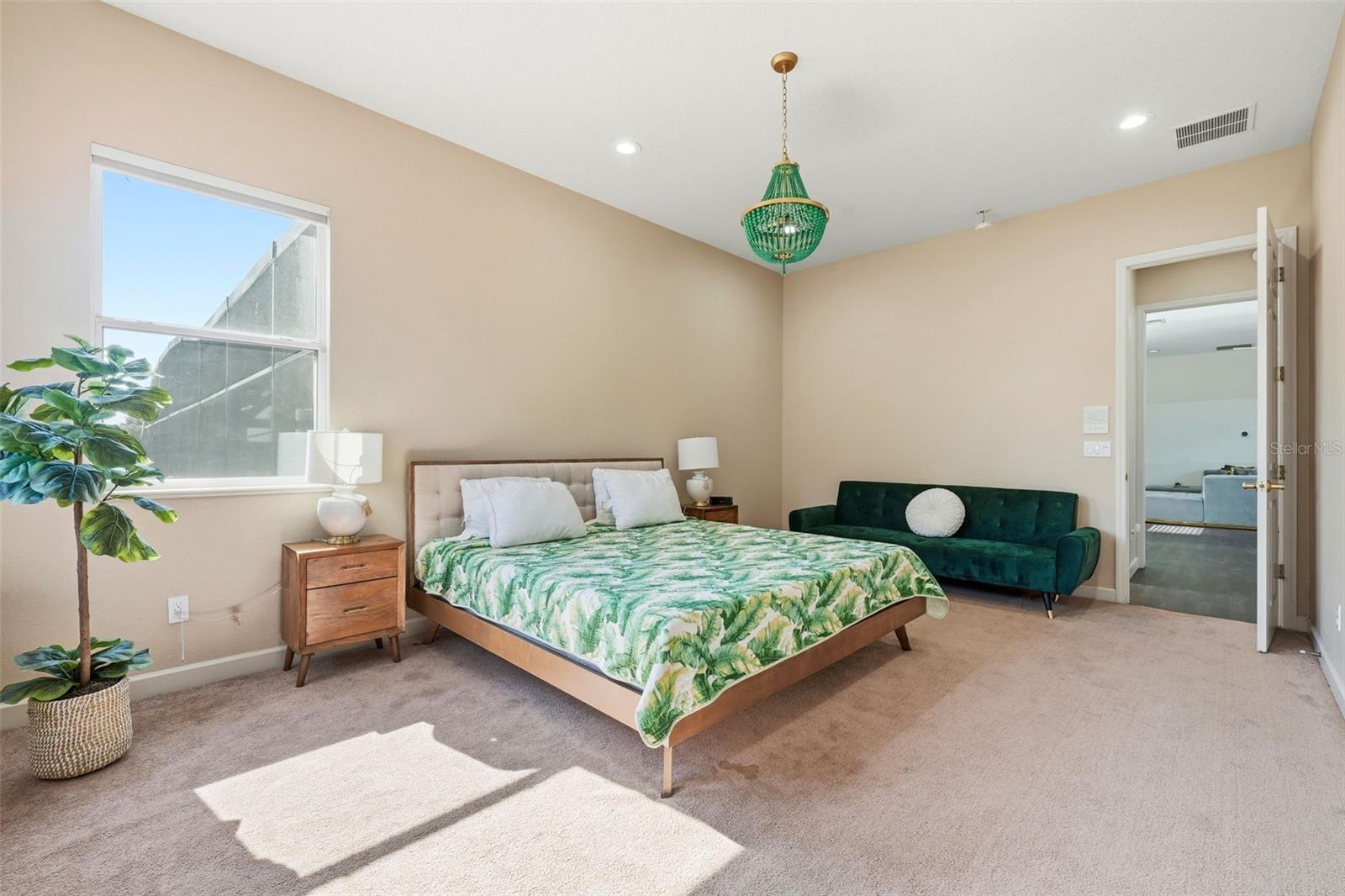 O6364283 Property Photo