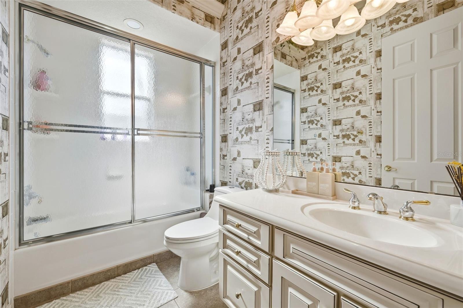 O6364283 Property Photo