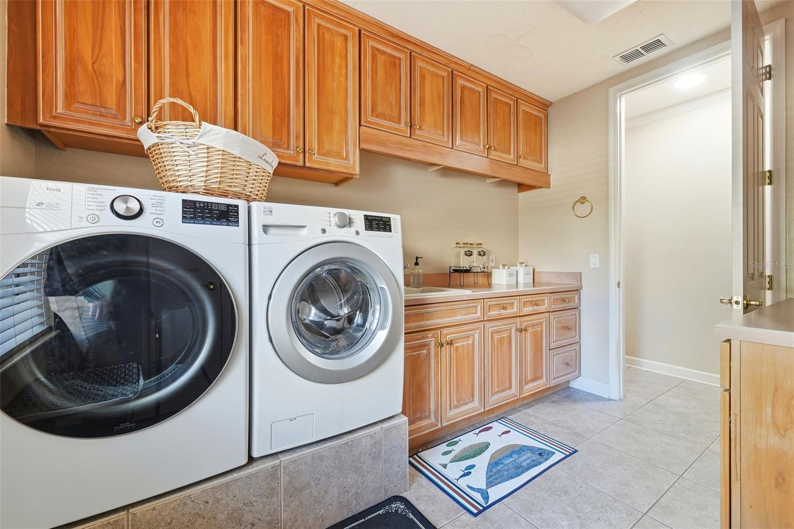 O6364283 Property Photo