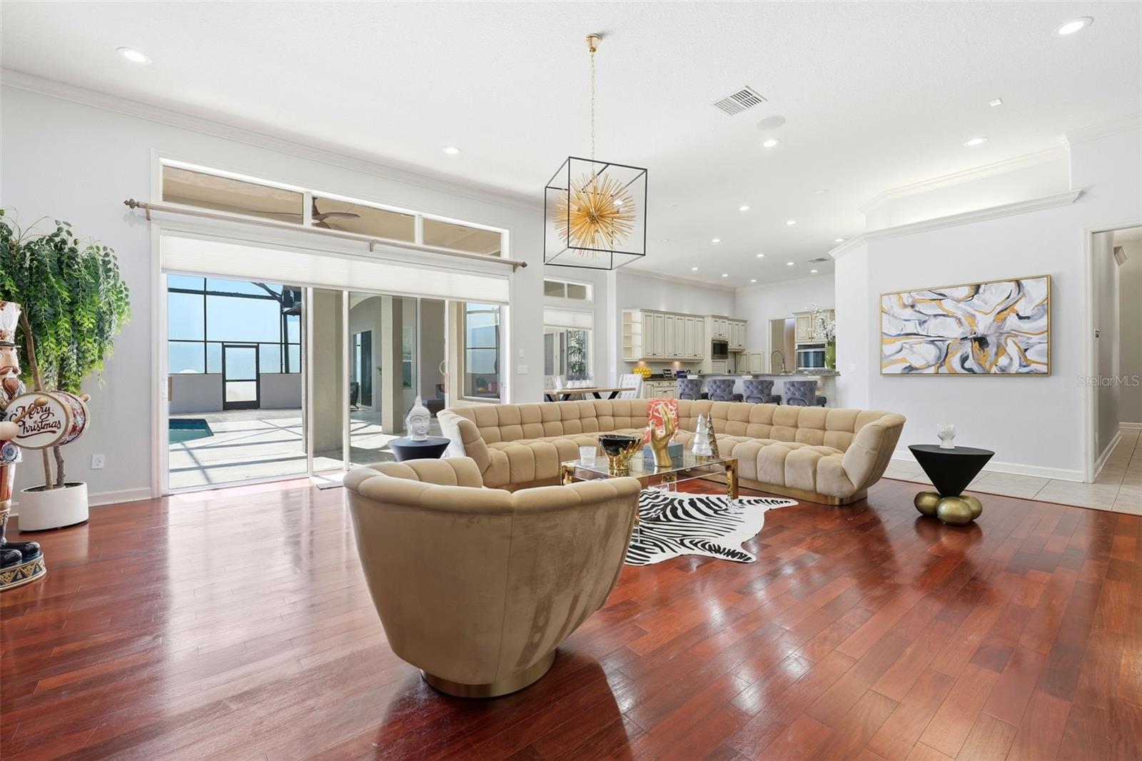 O6364283 Property Photo