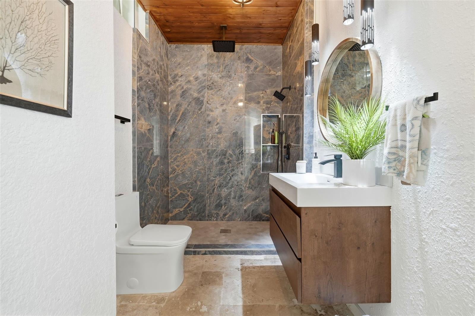 O6364283 Property Photo