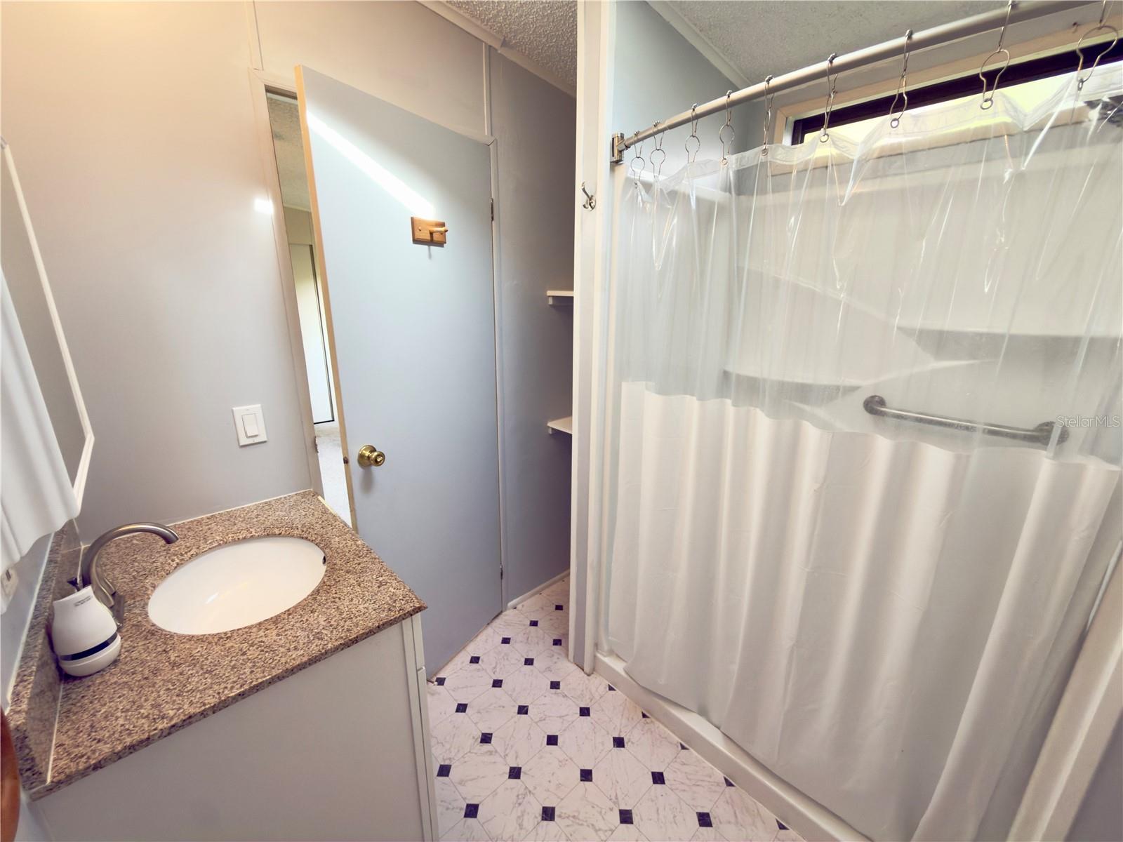 O6364373 Property Photo