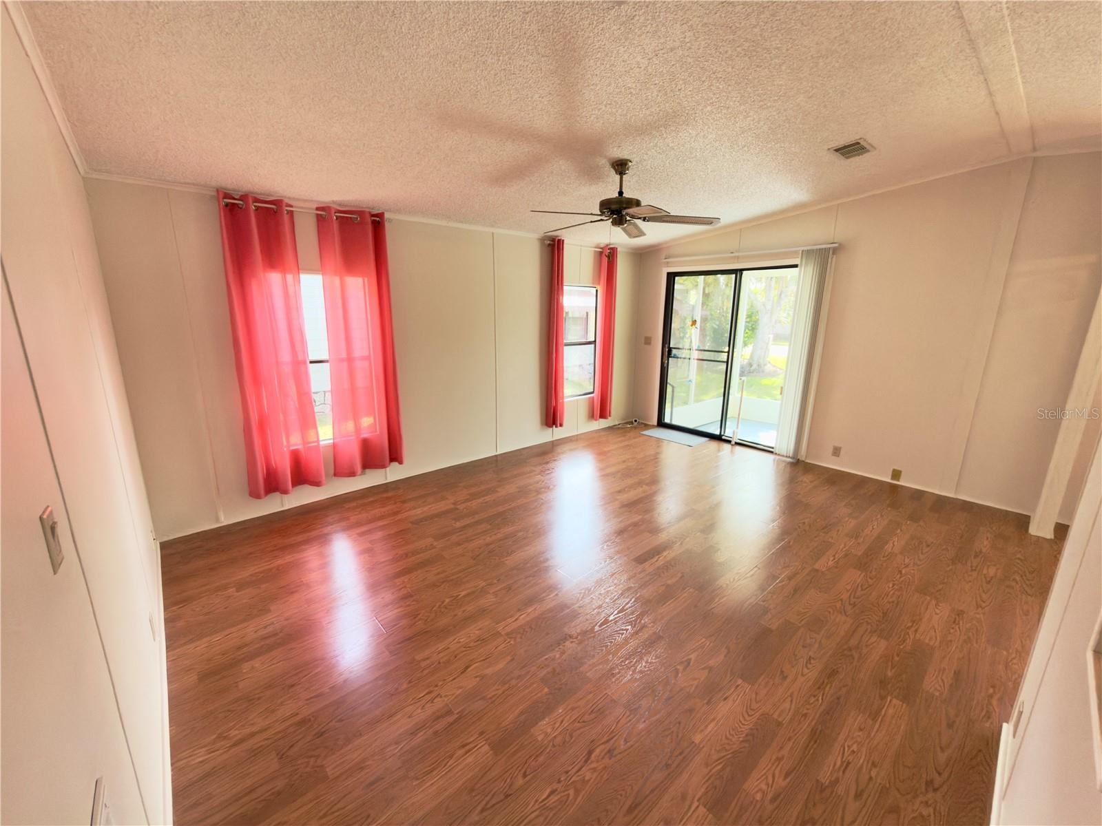 O6364373 Property Photo