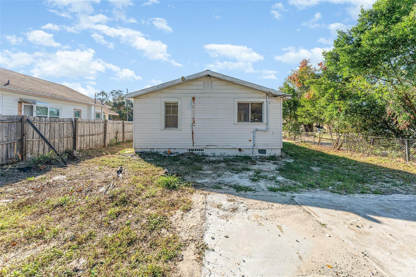 TB8452822 Property Photo