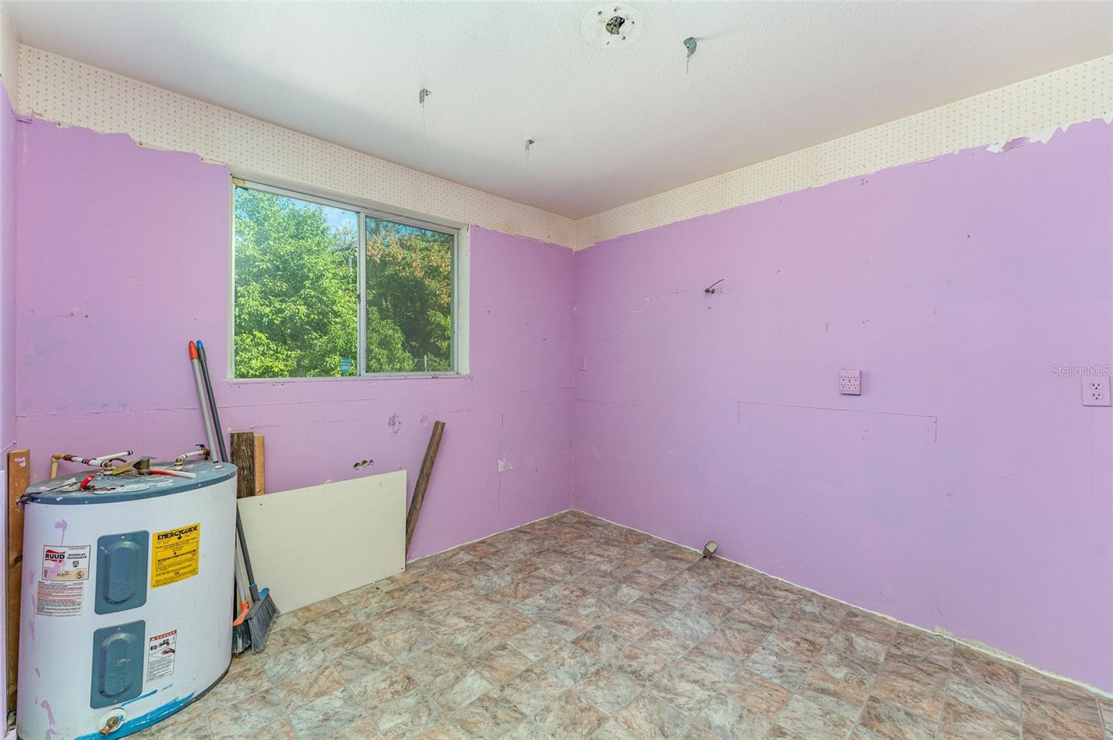 TB8452822 Property Photo