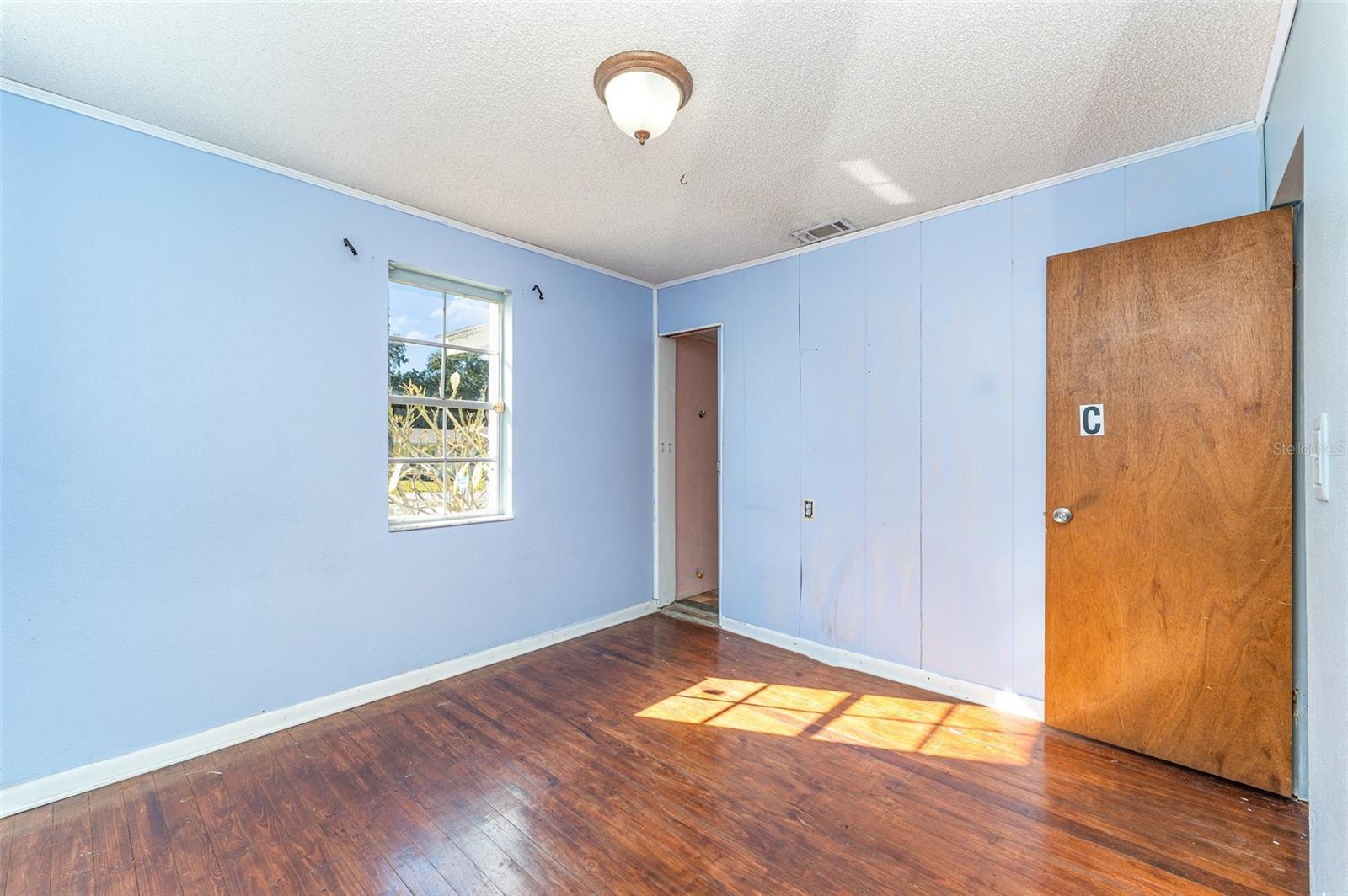 TB8452822 Property Photo