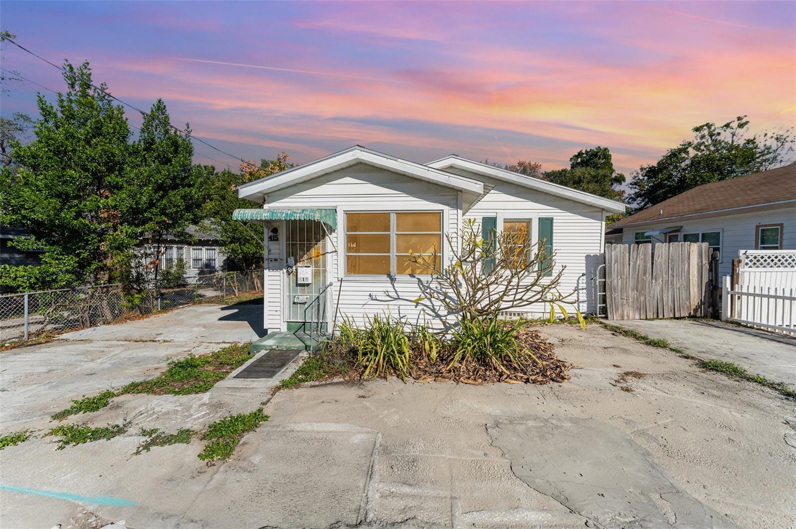 TB8452822 Property Photo