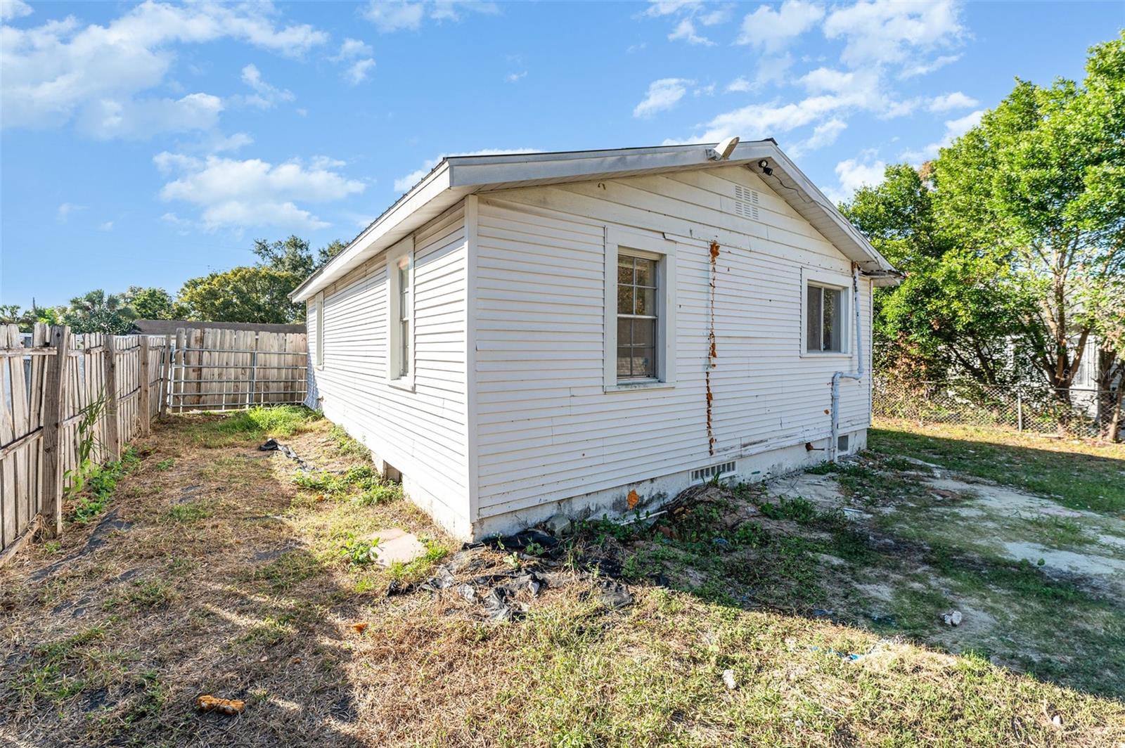 TB8452822 Property Photo