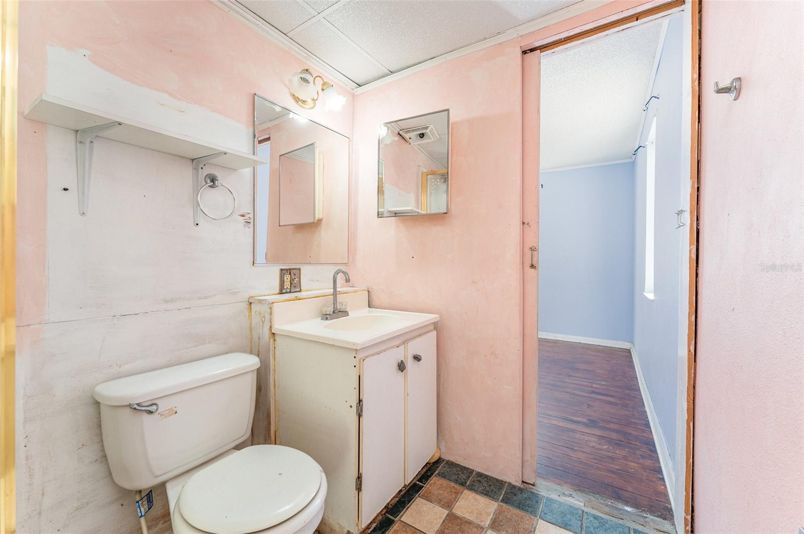 TB8452822 Property Photo