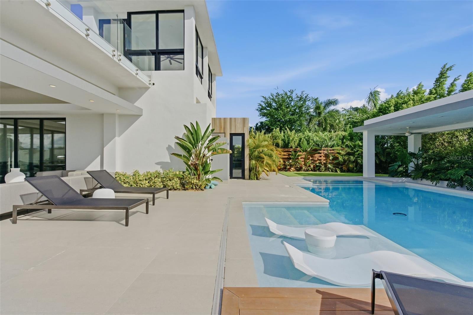 PR9117735 Property Photo