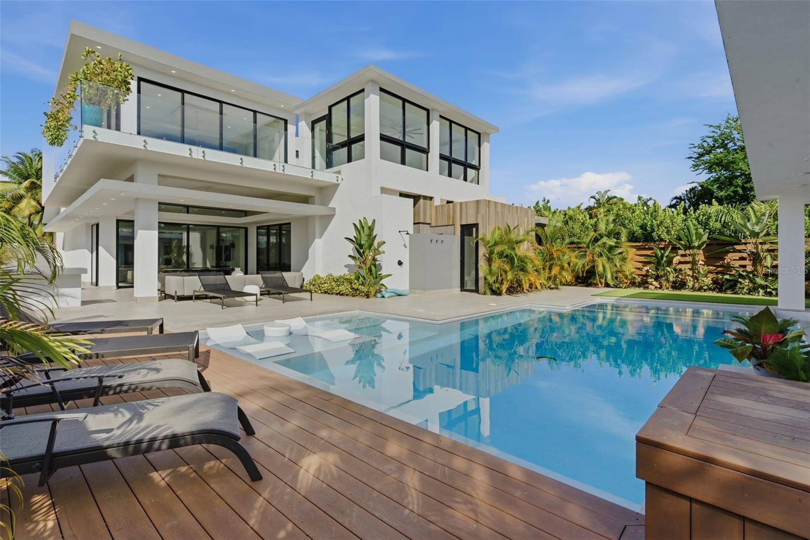 PR9117735 Property Photo