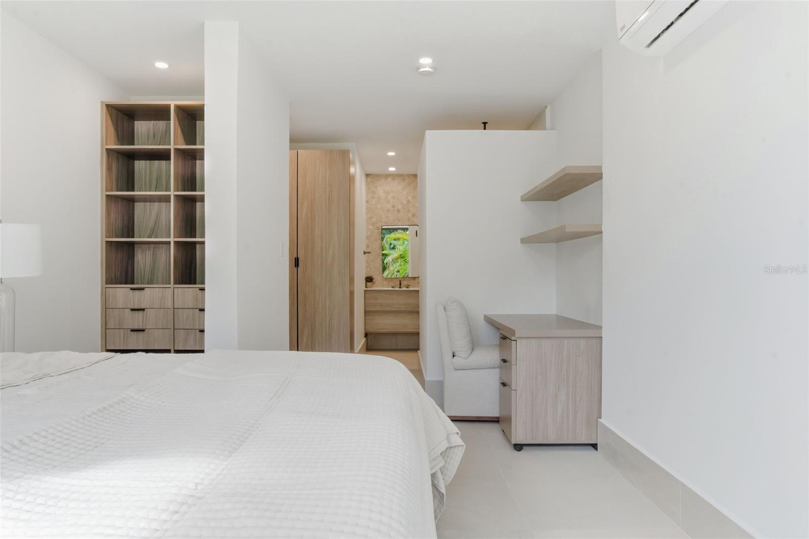 PR9117735 Property Photo