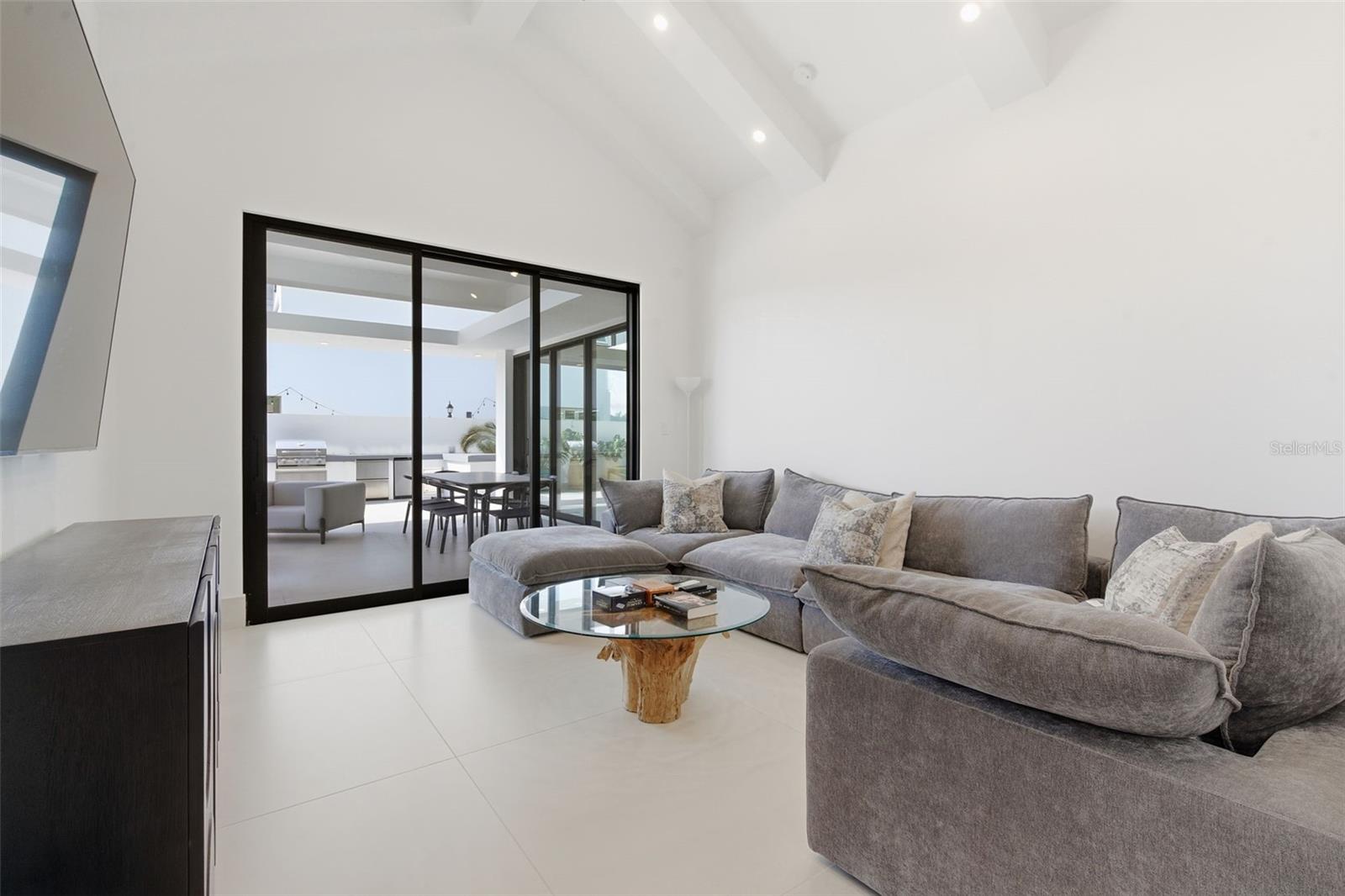 PR9117735 Property Photo