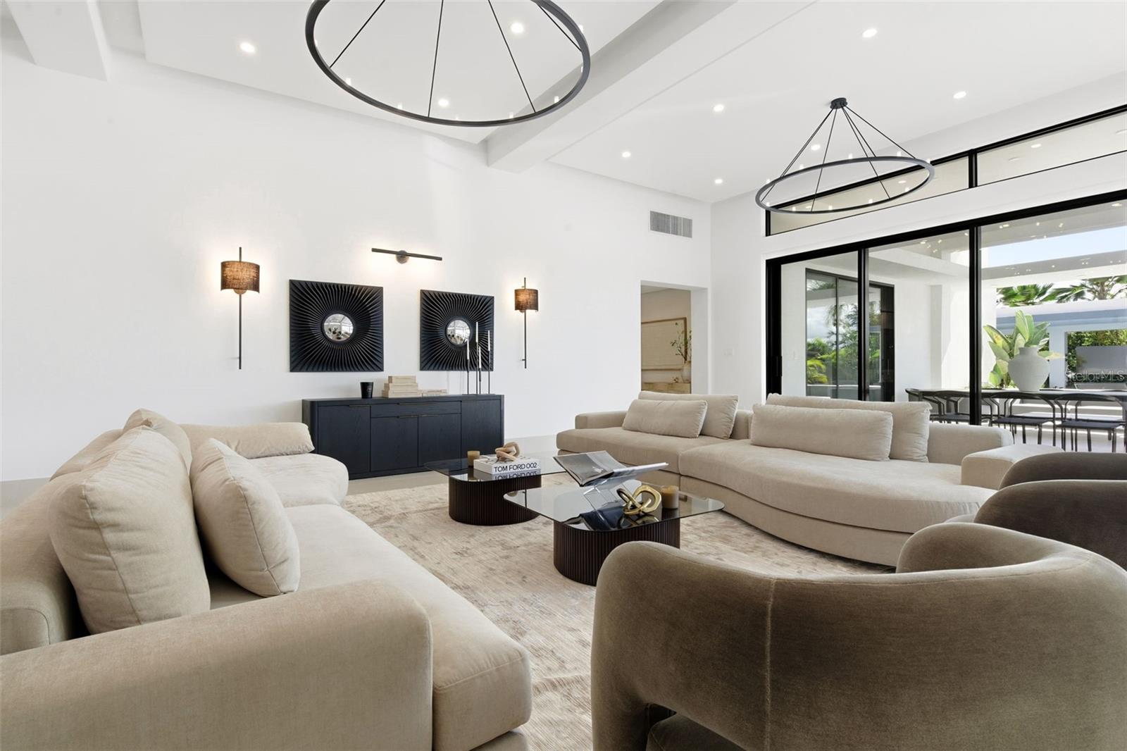 PR9117735 Property Photo